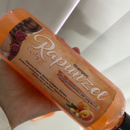 Shampoo Rapunzel para rizos de durazno.